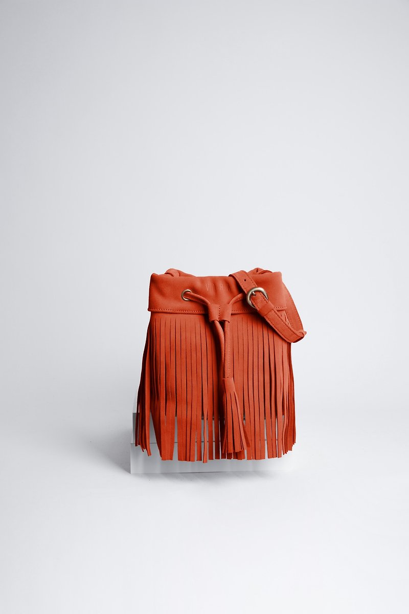 Leather fringe Bag (ORANGE) : The Undressed Orange - กระเป๋าหูรูด - หนังแท้ สีแดง
