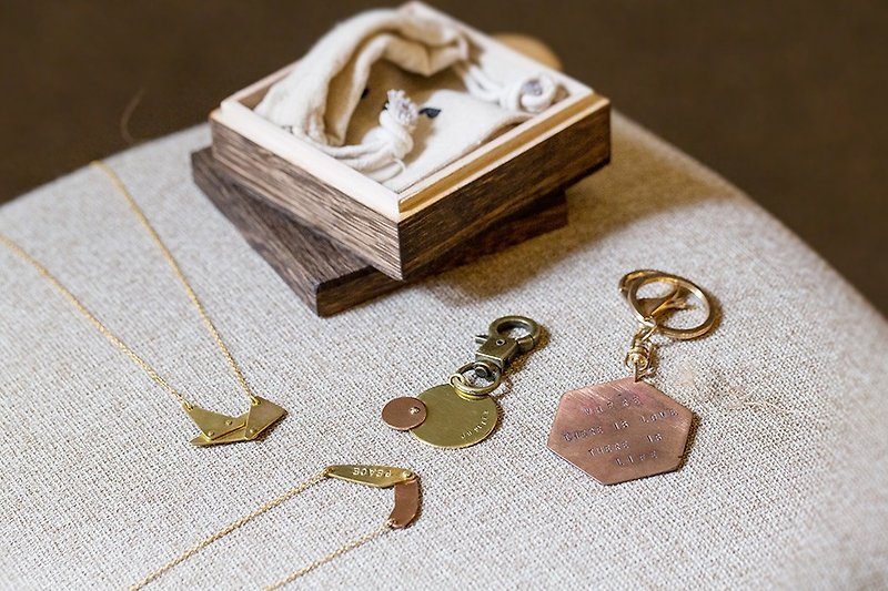 刻字鑰匙圈 / 鉚釘項鍊 necklace / keychain - 鑰匙圈/鑰匙包 - 其他金屬 金色