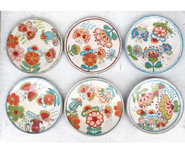 本物品質の 青いチューリップと花と蝶絵の平皿 粘土 陶土 土類 中皿 Oceanrepublicbrewing Com