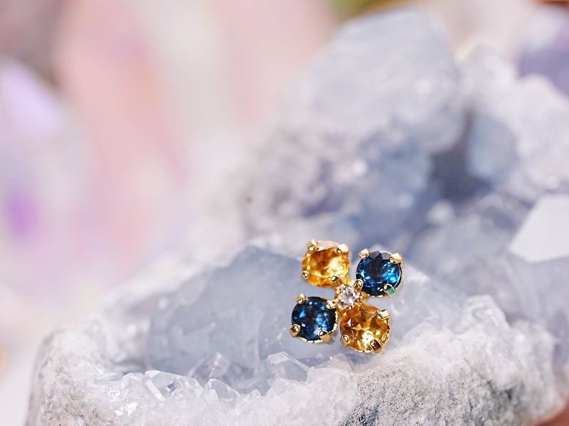 【For both ears】London blue topaz&Citrine 4 petals pie - Earrings & Clip-ons - Semi-Precious Stones Multicolor