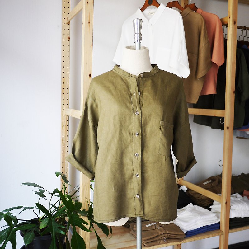 Mandarin Collar Linen Shirt with Pocket - Olive Green - เสื้อเชิ้ตผู้หญิง - ลินิน สีเขียว