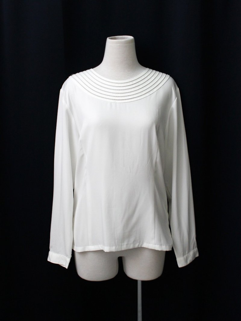 [RE0407T1945] Nippon simple retro hollow whims round neck white shirt vintage - เสื้อเชิ้ตผู้หญิง - เส้นใยสังเคราะห์ ขาว