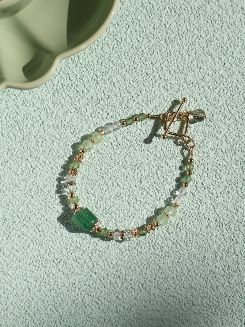 herb. Green Strawberry Crystal Barrel Bead Prehnite Stone Hair Crystal 14K Gold-Plated Crystal Ore Bracelet - สร้อยข้อมือ - คริสตัล สีเขียว