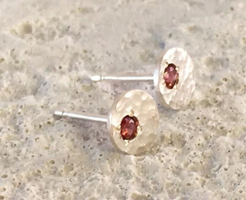 Full moon earrings Rhodlite Garnet SV studs - Earrings & Clip-ons - Other Metals 