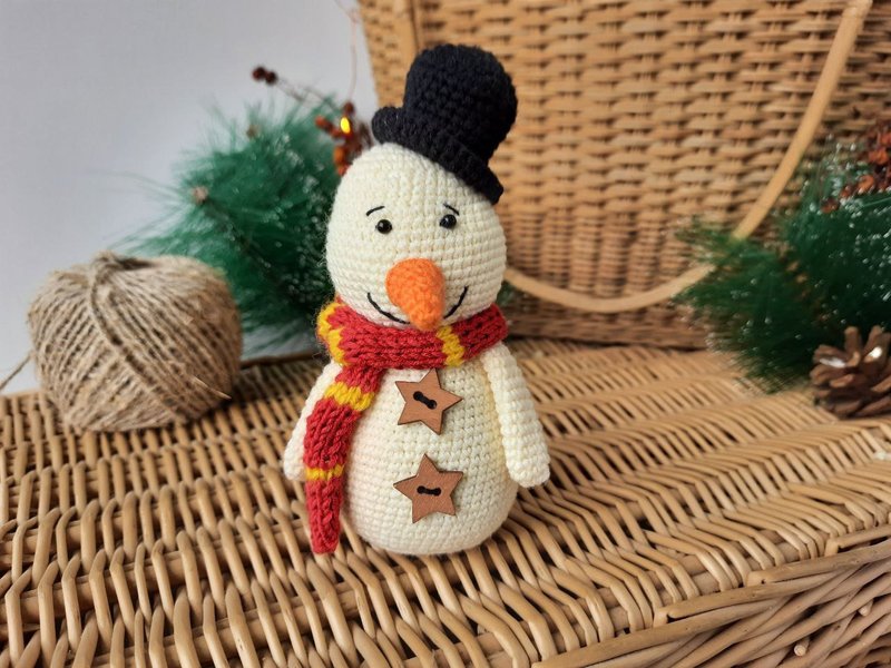 Cute Stuffed Snowman Handmade. Christmas Gift Winter Decor. Decor Snowman Plush - 公仔/玩偶 - 棉．麻 白色