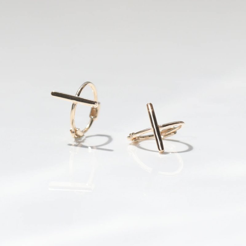 14K gold horizontal bar earrings (inner diameter 7 mm) (single) will not fade despite sweat or water - ต่างหู - เครื่องประดับ สีทอง