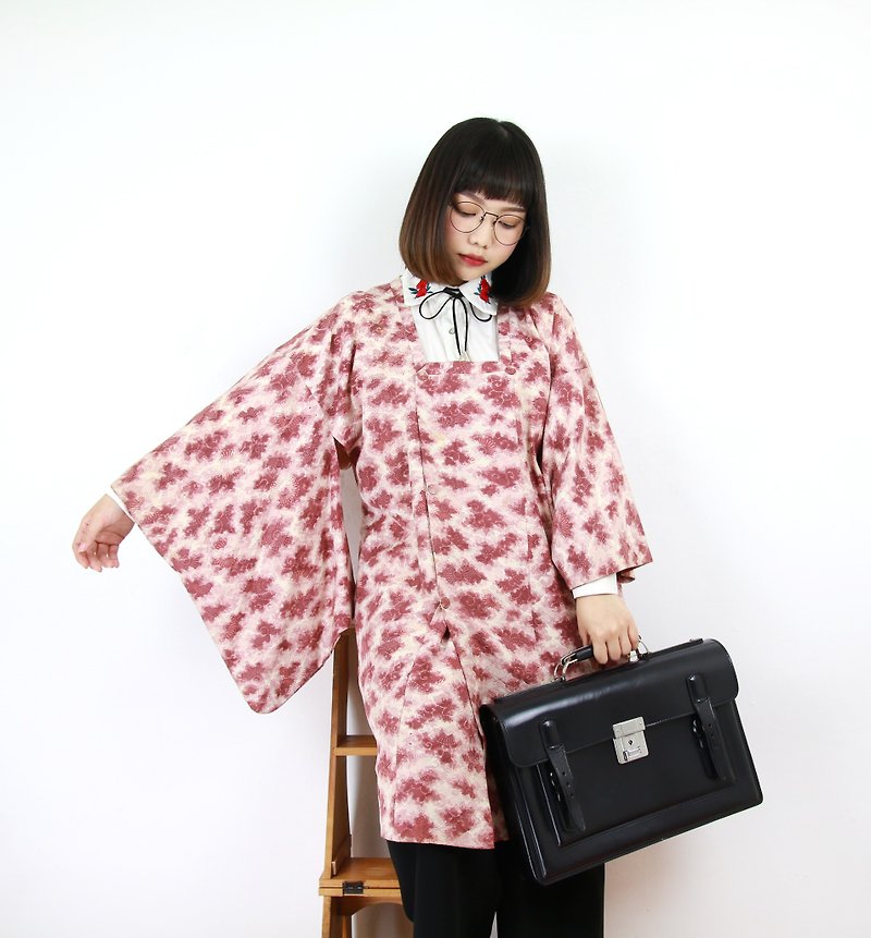 Back to Green 日本帶回 道行 菱狀壓紋 渲染花樣 vintage kimono KD-10 - 女大衣/外套 - 絲．絹 