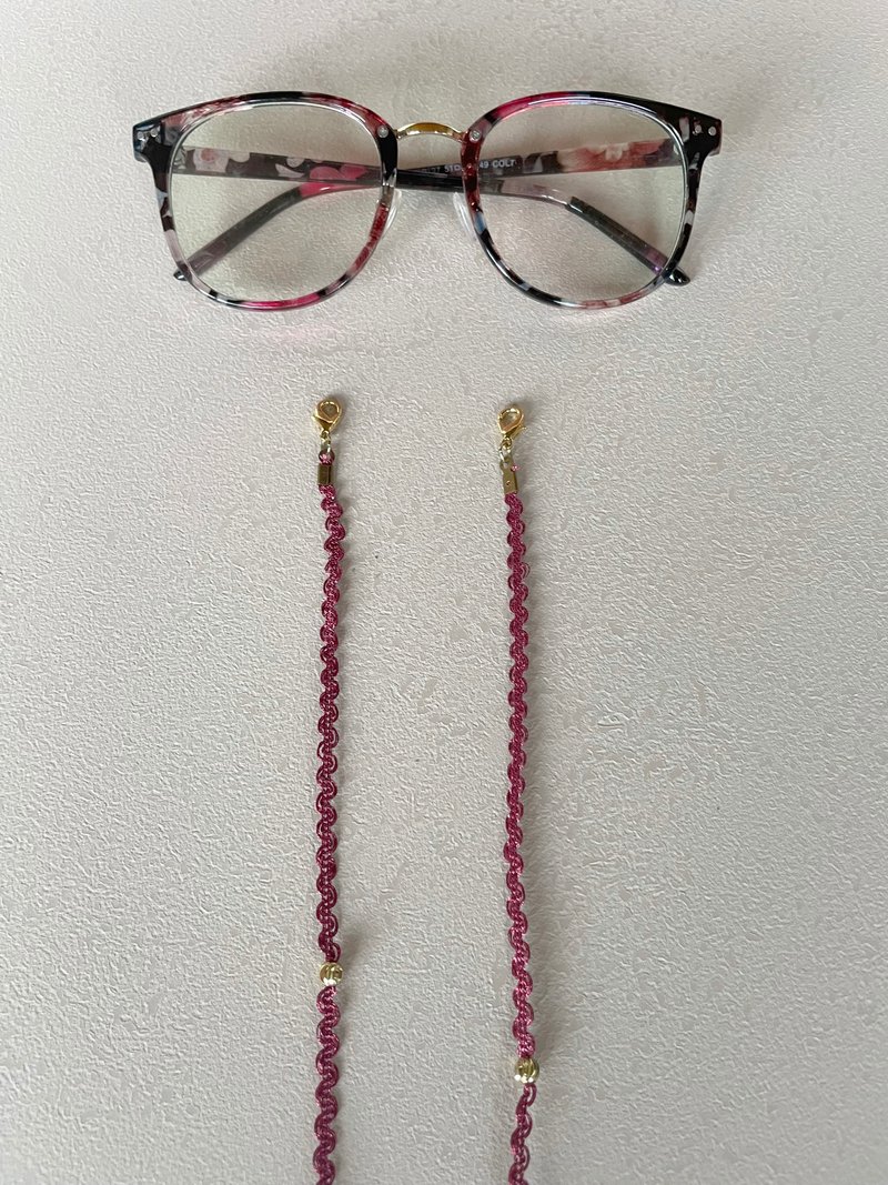 Metalic Red Wave Glasses Chain - กรอบแว่นตา - เส้นใยสังเคราะห์ สีแดง