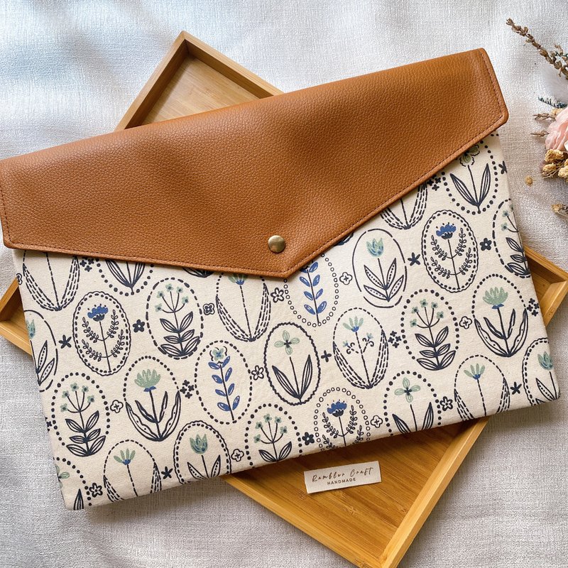 IPad Macbook tablet protective case storage bag beige floral print cloth - กระเป๋าแล็ปท็อป - ผ้าฝ้าย/ผ้าลินิน 