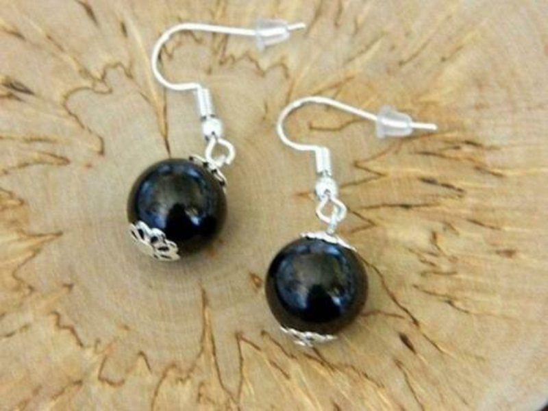 Shungite earrings, beaded earrings, black bead earrings, healing jewelry - 耳環/耳夾/耳骨夾 - 石頭 黑色