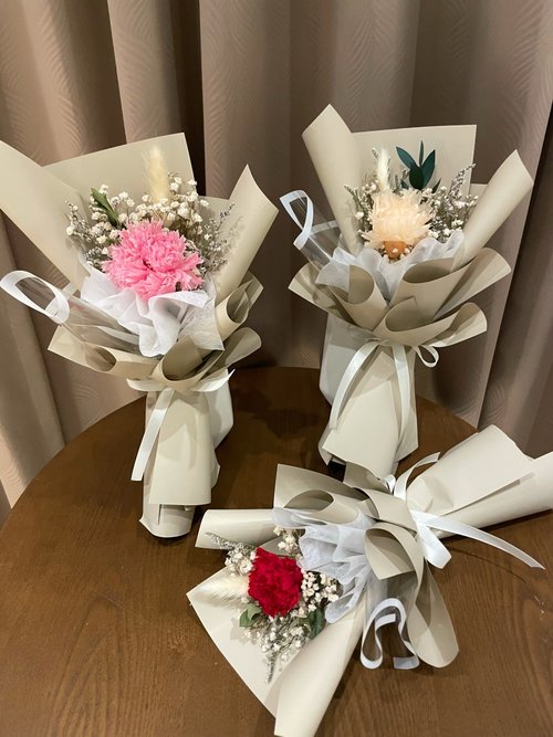 小詩花藝工作室 / XIAOSHI 單支永生康乃馨花束 康乃馨花束 永生花束 母親節花束