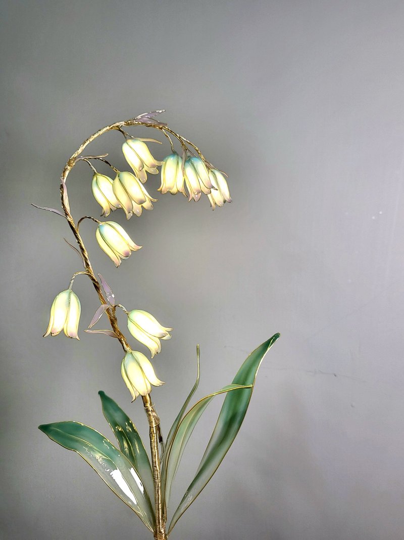 藍鈴花【閒逛花間系列 • 沾浸藝術花燈】。小夜燈。生日禮物 - 燈具/燈飾 - 樹脂 