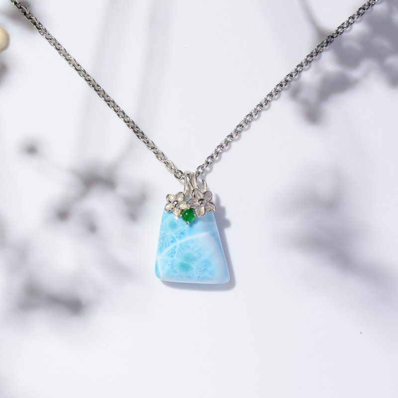 Flowers and Sea | Lalima Sea Stone Communication Heart Chakra Natural Stone Necklace - สร้อยคอ - เครื่องเพชรพลอย สีน้ำเงิน