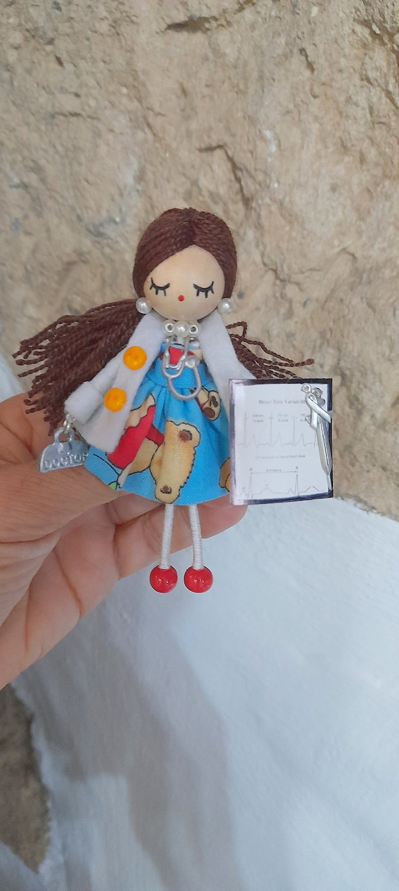 Doctor Brooch doll - Brooches - Wood White
