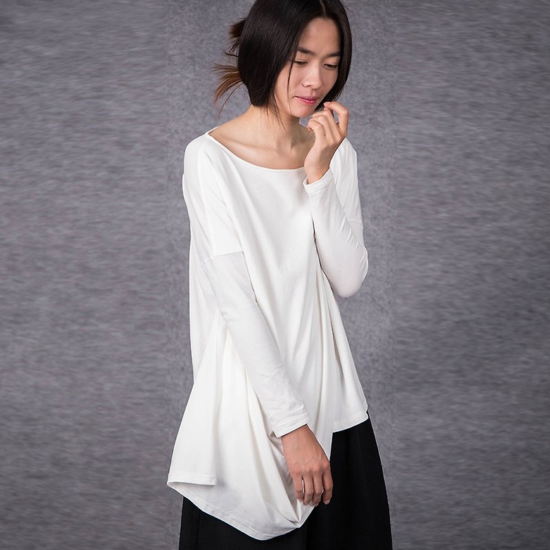 Seasonal sale white mid-length casual knitted T-shirt - เสื้อยืดผู้หญิง - ผ้าฝ้าย/ผ้าลินิน 