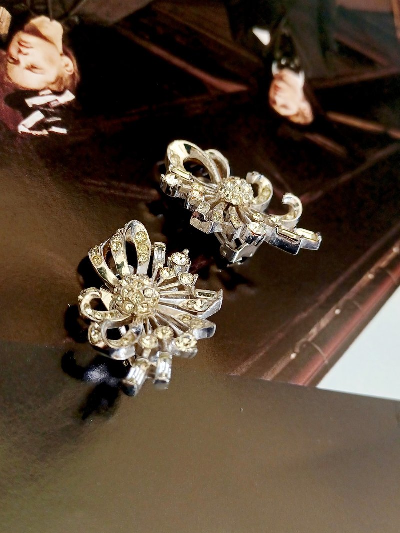 vintage jewelry 華麗萊茵鑽宴會風格 夾式耳環 - 耳環/耳夾/耳骨夾 - 其他金屬 