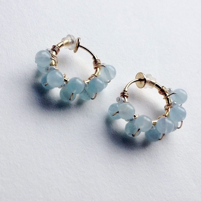 Dual volume hoop earrings of aquamarine and vintage beads / hoop earrings ear needle / ears - ต่างหู - เครื่องเพชรพลอย สีน้ำเงิน