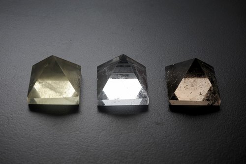element 微元素原礦工坊 水晶金字塔礦石/水晶/靈修/開運/招財/破煞/防小人