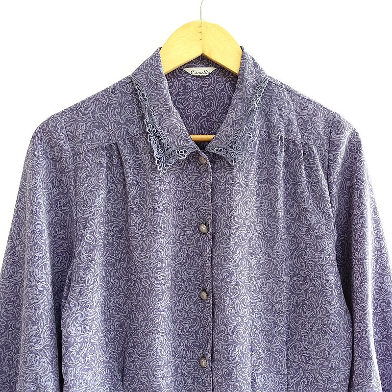 │Slowly│Zi charm - vintage shirt │vintage. Retro. Literature. Made in Japan - เสื้อเชิ้ตผู้หญิง - เส้นใยสังเคราะห์ สีม่วง