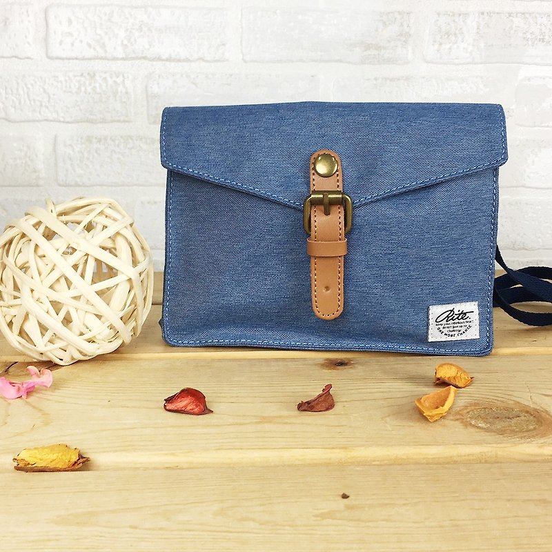 RITE walking bag (cross section) - denim blue - กระเป๋าแมสเซนเจอร์ - วัสดุกันนำ้ สีน้ำเงิน
