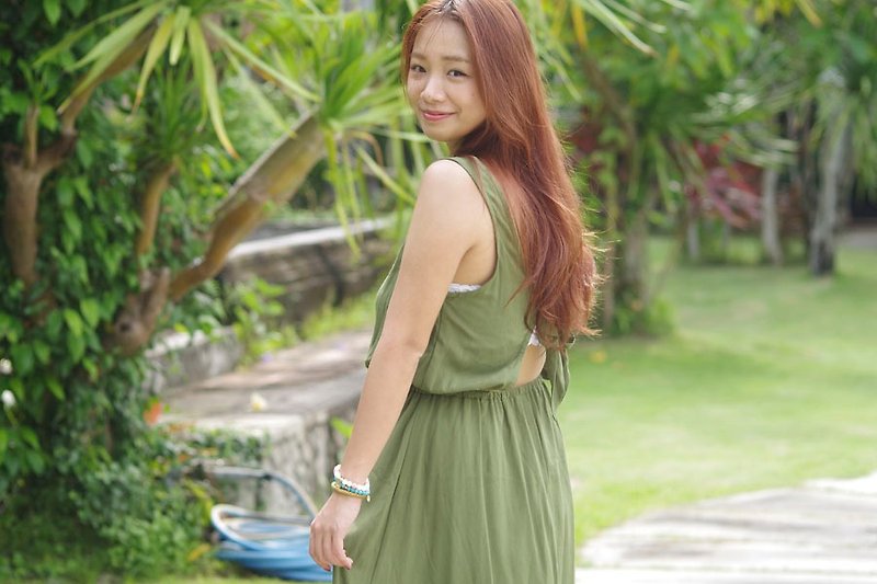 The rear view is cute! Back Ribbon Browsing Dress < Khaki> - One Piece Dresses - Other Materials Green