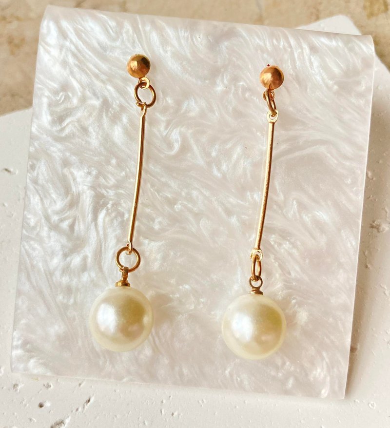 Classic Dangle Pearl Earrings Silver Stone Gemstone Light Jewelry Semi Gemstone - ต่างหู - เครื่องเพชรพลอย ขาว