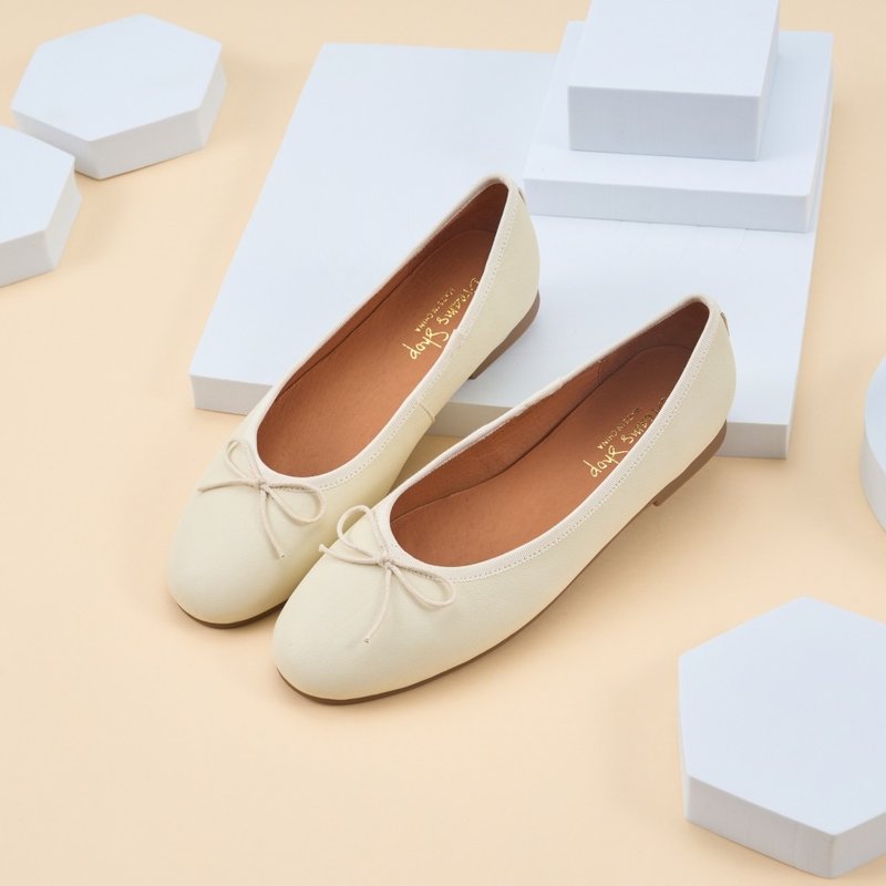 Ballet_Butterfly flat doll shoes off-white - Mary Jane Shoes & Ballet Shoes - Genuine Leather White