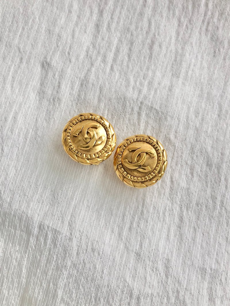 【 日本直送　名牌中古包 】CHANEL シャネル イヤリング ゴールド ココマーク vintage ヴィンテージ オールド h3r7bg - 耳環/耳夾/耳骨夾 - 其他材質 金色