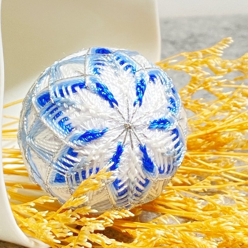 Temari - พวงกุญแจ - งานปัก สีน้ำเงิน