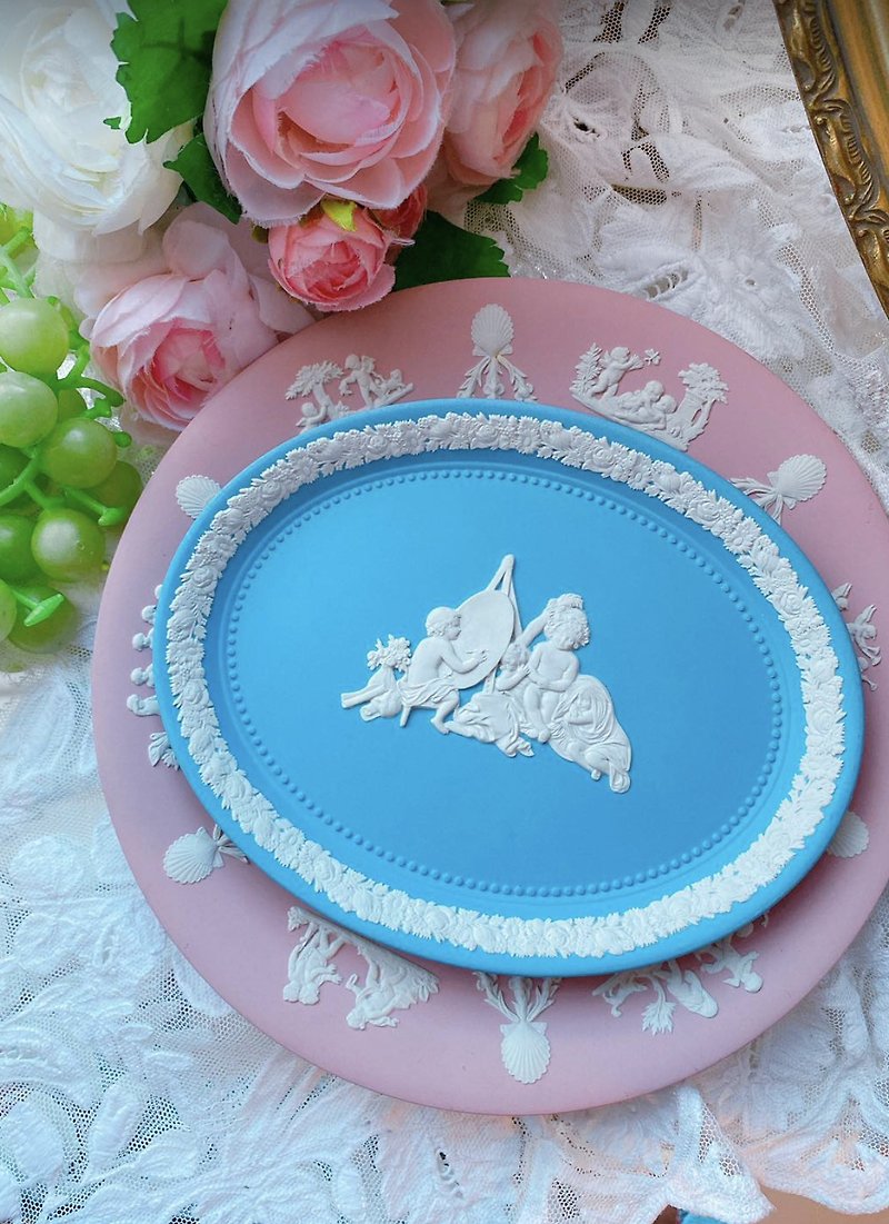 British bone china Wedgwood jasper blue jasper relief cupid tray jewelry tray - Serving Trays & Cutting Boards - Porcelain Blue