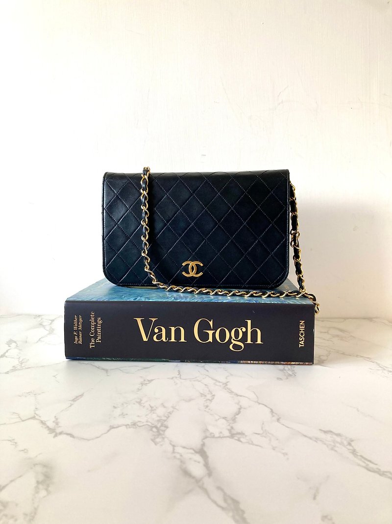 【LA LUNE】Second-hand Chanel black gold buckle leather armpit small bag single shoulder side bag - Messenger Bags & Sling Bags - Genuine Leather Black
