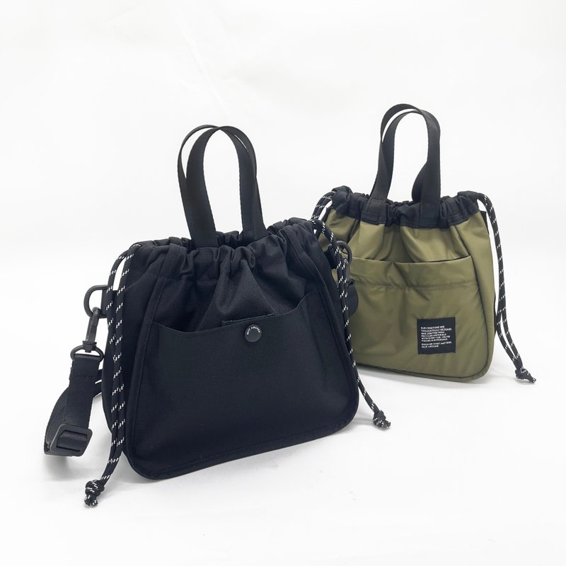 Reform Flip; 2 side crossbody bag - กระเป๋าแมสเซนเจอร์ - วัสดุอีโค สีดำ