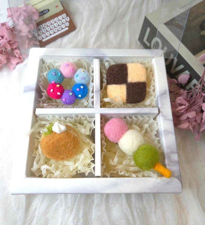 アフタヌーンティーのお菓子 羊毛フェルトブローチギフトボックス - ブローチ - ウール 多色
