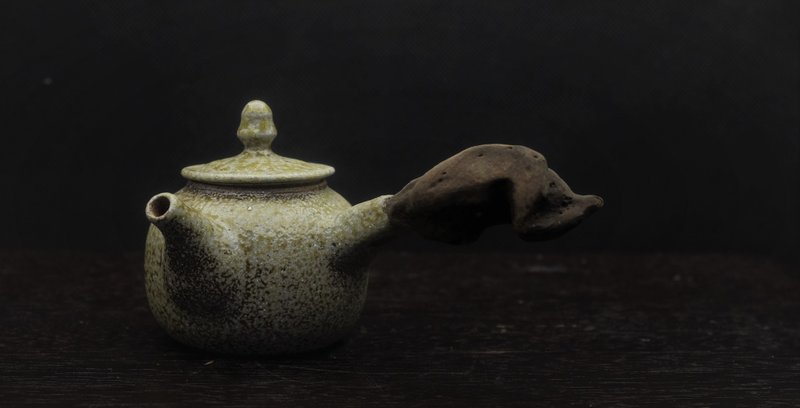 S&M soda-fired tea pot (side) - 茶壺/茶杯/茶具 - 陶 卡其色