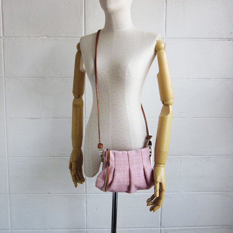 Crossbody Bags Mini Skirt XS Pink Color Hand woven and Botanical dyed Cotton. - กระเป๋าแมสเซนเจอร์ - ผ้าฝ้าย/ผ้าลินิน สึชมพู
