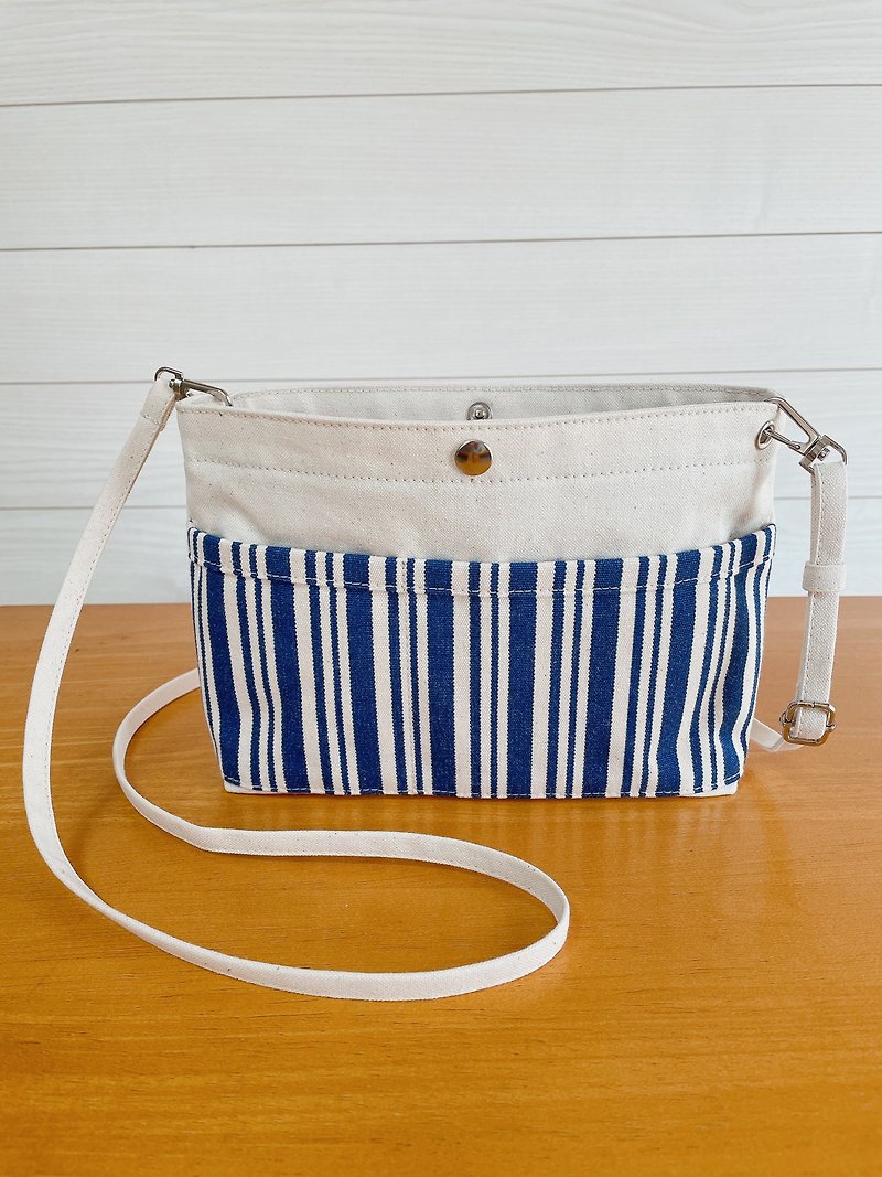 Kurashiki canvas bag-in-bag A5 inner bag that can also be used as a sacoche Kinari blue stripe - Messenger Bags & Sling Bags - Cotton & Hemp Blue