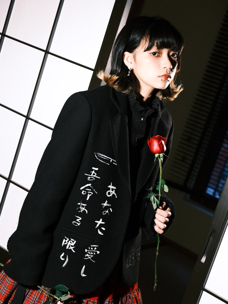 【秋冬新時尚】Meugler牛稠島牛稠暴走連合 日文涂鴉黑色羊毛西服 - 女西裝外套 - 羊毛 黑色