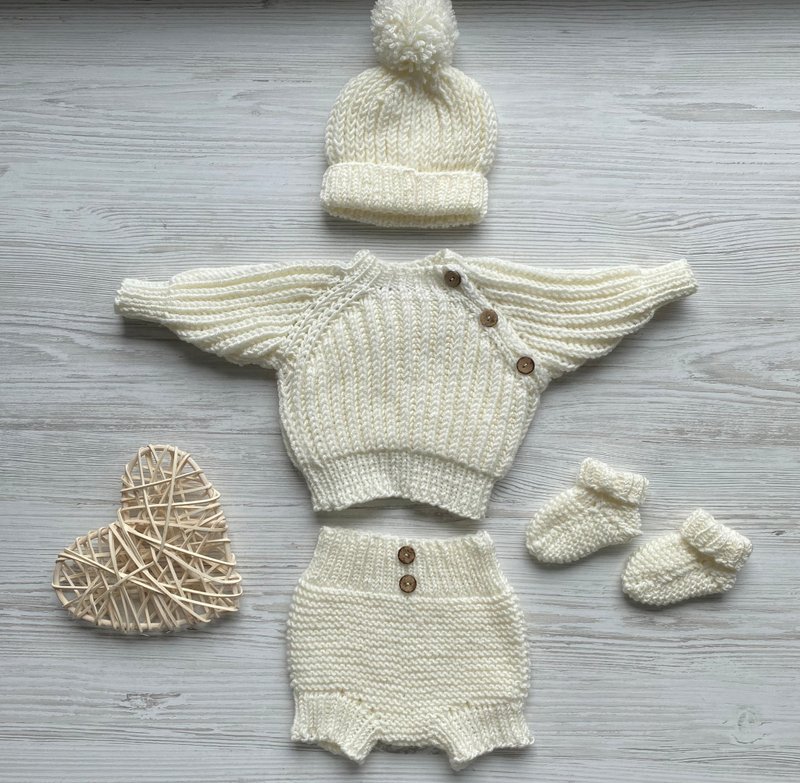 Ivory hand knit clothing set for baby: sweater, hat, panties, socks. Many colors - 包屁衣/連身衣 - 其他材質 