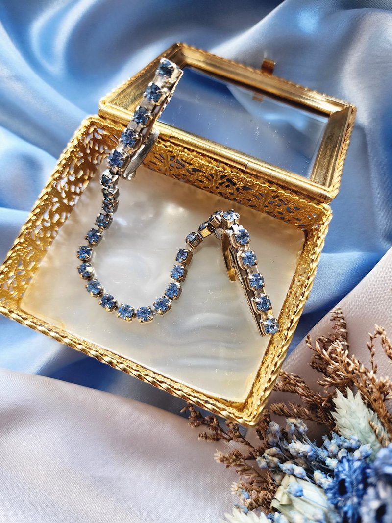 美國西洋古董飾品 / 爪鑲水藍晶鑽萊茵銀色復古衣夾/針織衣夾 - 其他 - 其他金屬 