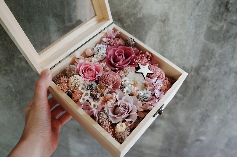 Honey Garden-Eternal Wooden Box Flower Gift Mother's Day/Valentine's Day/Anniversary/New Home/Opening/Wedding - ช่อดอกไม้แห้ง - พืช/ดอกไม้ 