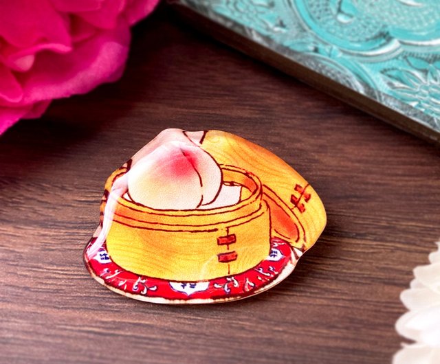 Peach bun brooch 桃饅頭ブローチ 天心 - ショップ Little brilliant days 紅茶とフルーツの雑貨店 ブローチ -  Pinkoi