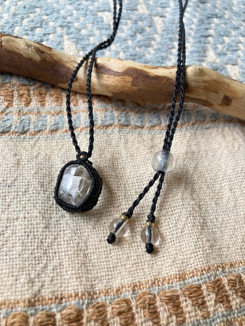 Macrame necklace made from Japanese smoky quartz from Ogawayama, Nagano Prefecture - Necklaces - Stone Transparent