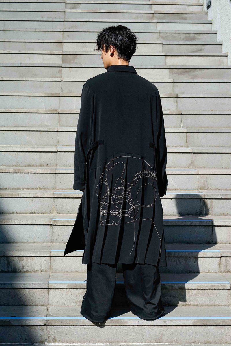 Skull Graphic Long Shirt - เสื้อฮู้ด - เส้นใยสังเคราะห์ สีดำ