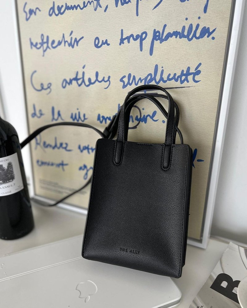 The Ally from Korea | LUCY BAG | Black | 2ways Handbag Shoulder bag - กระเป๋าแมสเซนเจอร์ - หนังเทียม สีดำ