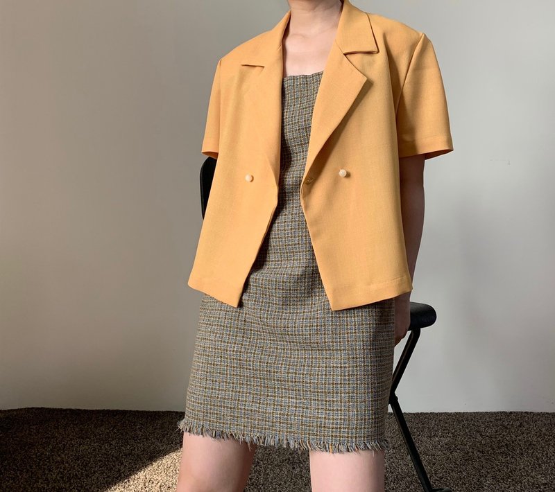 Pearl Button Short Suit Jacket-Mango Yellow - เสื้อสูท/เสื้อคลุมยาว - ผ้าฝ้าย/ผ้าลินิน สีเหลือง