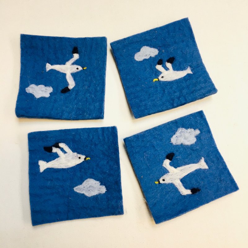 Seagull   - A set of 4 Needle Felted Coasters - ที่รองแก้ว - ขนแกะ 