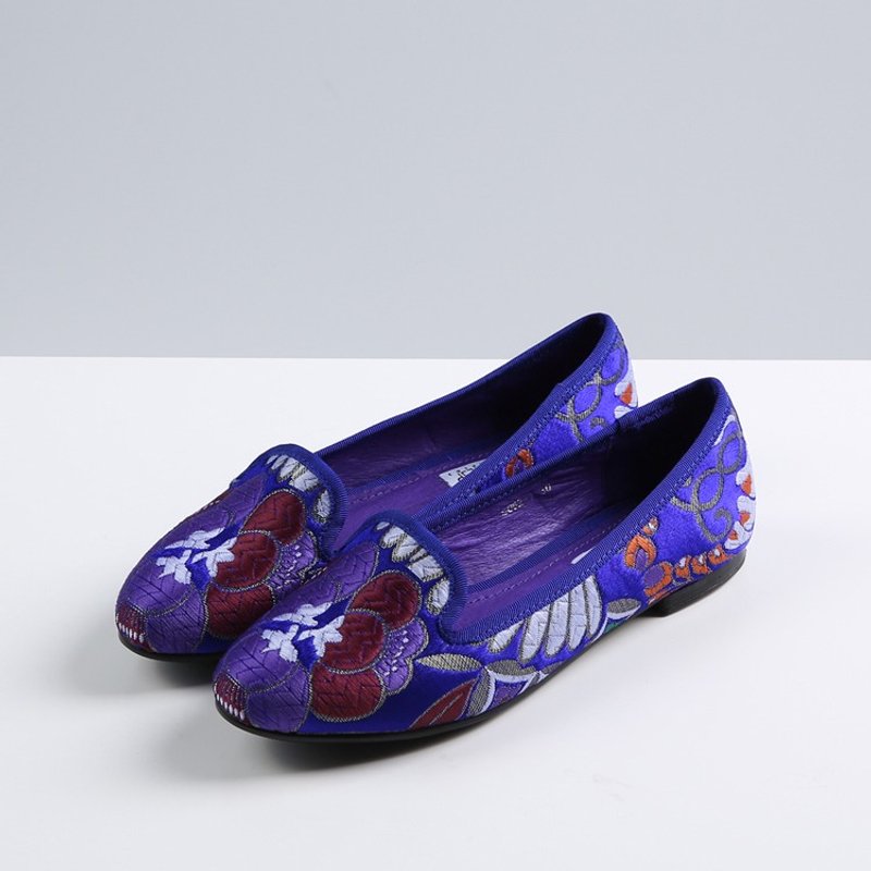 Koppori silk women's flat shoes - รองเท้าลำลองผู้หญิง - งานปัก สีม่วง