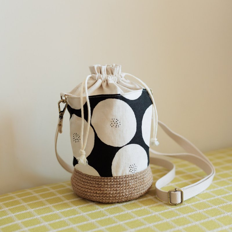 Daily walking shoulder bag made of Linen and red bean bread - Drawstring Bags - Cotton & Hemp Black