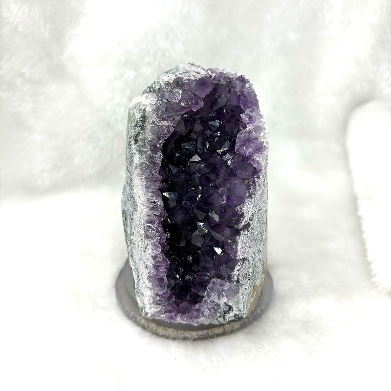 *Natural gift+Deep purple tooth*Natural Brazilian amethyst ornament Natural Amethyst - Items for Display - Crystal Purple