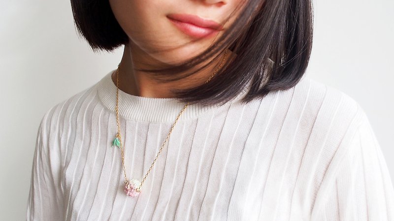 Hydrangea Pink Short Necklace, Flower Necklace. - ネックレス - 金属 ピンク